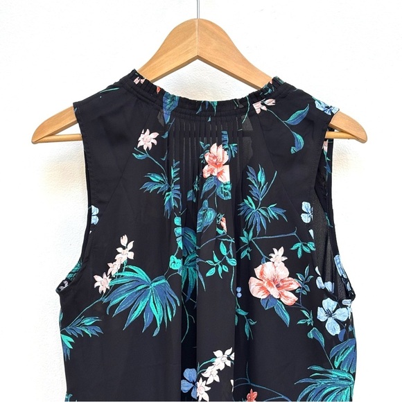 Banana Republic Sleeveless Pleated Neck Blouse Tropical Dark Floral Black Large - Picture 6 of 10